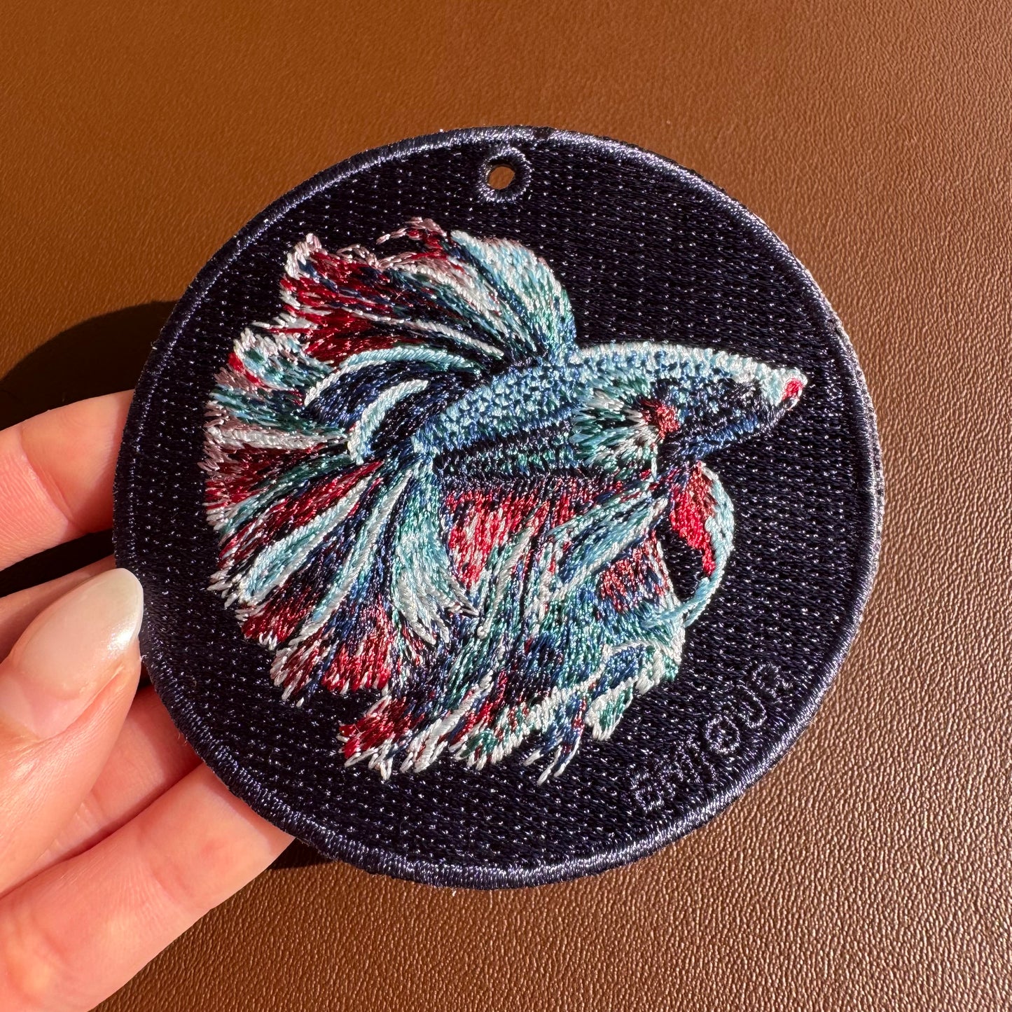 雙面刺繡吊飾 - 鬥魚