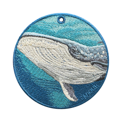 雙面刺繡吊飾 - 藍鯨