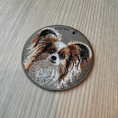 雙面刺繡吊飾 - 蝴蝶犬