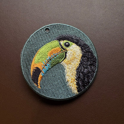 雙面刺繡吊飾 - 大嘴鳥