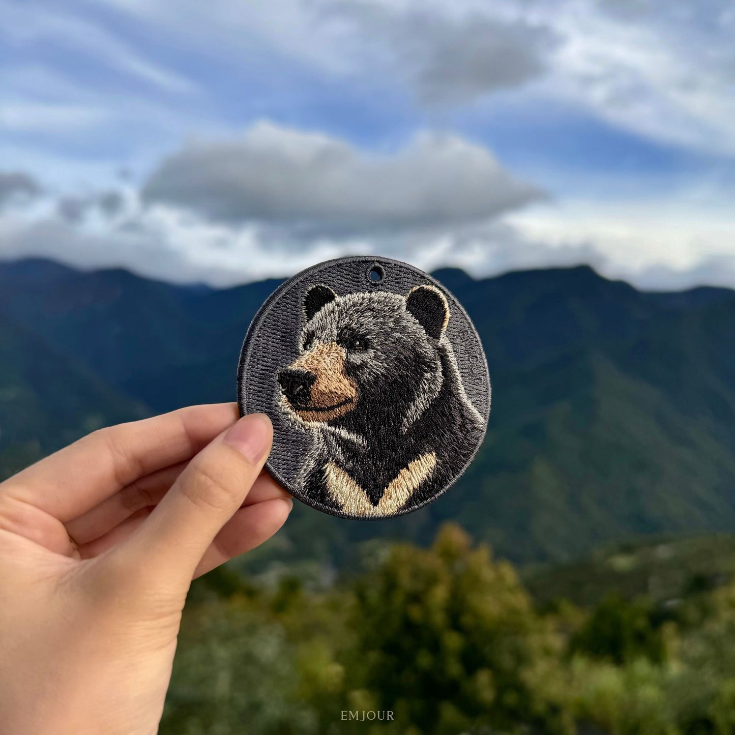 雙面刺繡吊飾 - 台灣黑熊