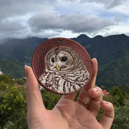 Double-sided embroidery pendant-Xuan Feng parrot