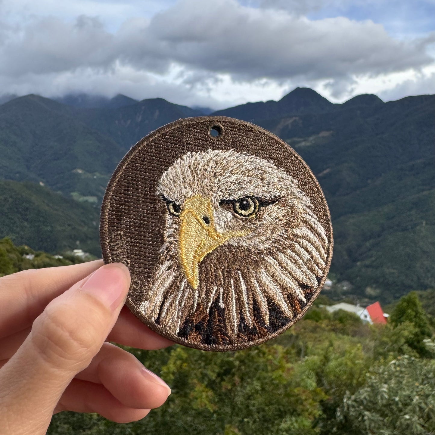 雙面刺繡吊飾 - 老鷹