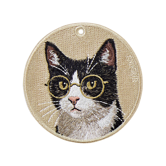 賓士貓與金框眼鏡